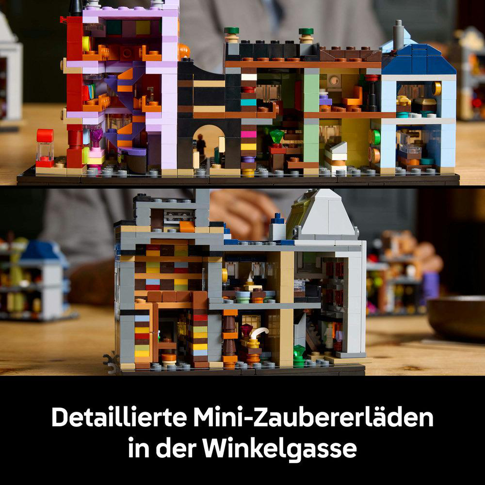 Spielzeuggebäude mit detaillierten Innenräumen, verschiedenen Farben und mehreren Ebenen.