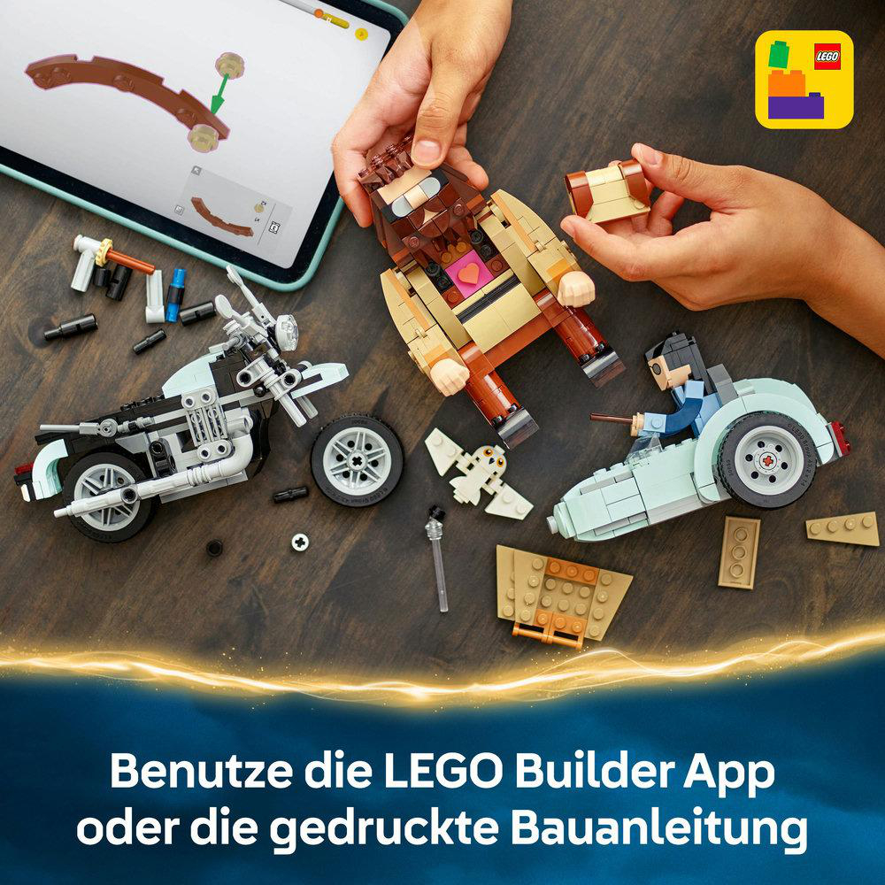 Ein schwarzer und grauer Rucksack mit blauem Oberteil wird gezeigt.