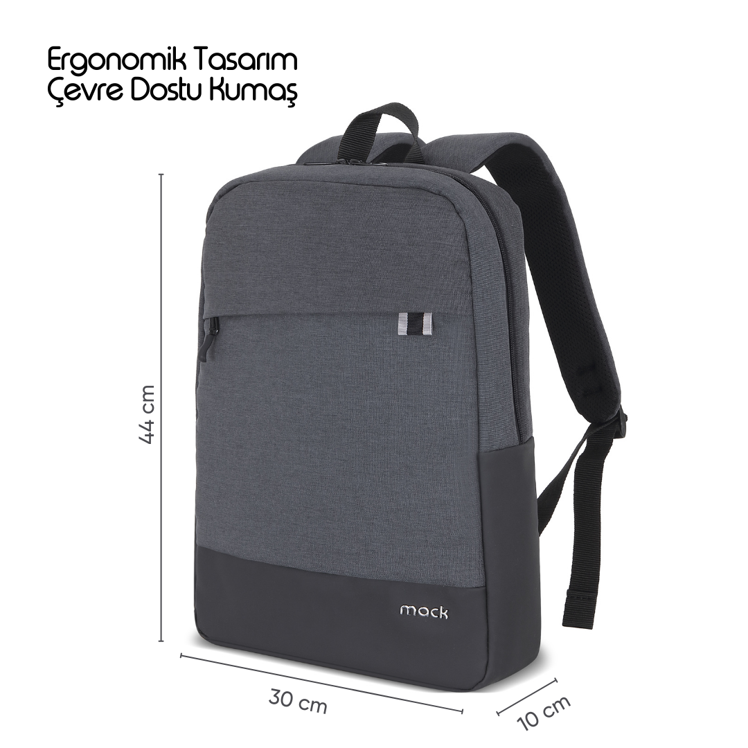 Boyutları olan gri ve siyah sırt çantası. Ayrıntılar arasında ön cep ve ergonomik tasarım bulunur.