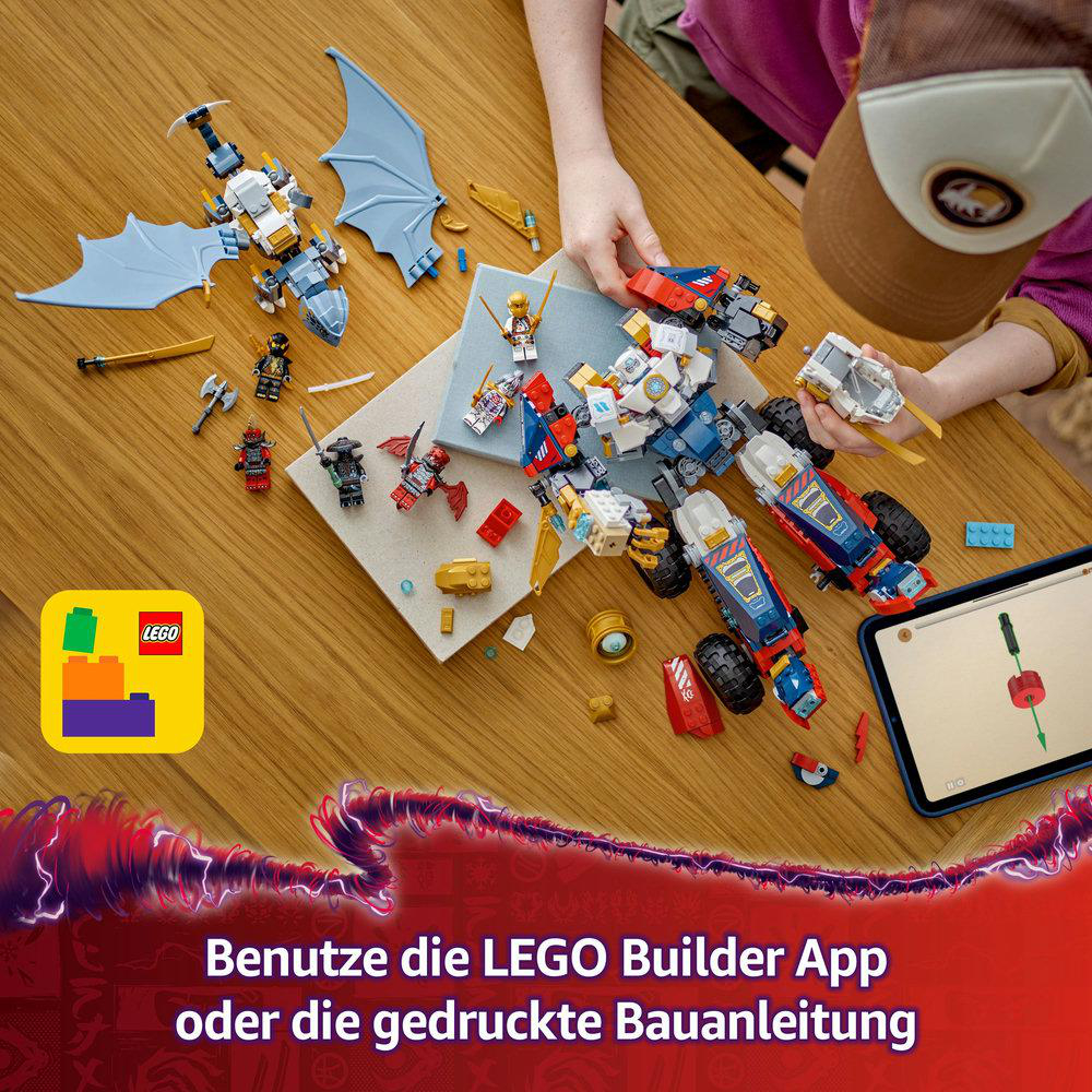 Kinder spielen mit LEGOs. Verschiedene LEGO Sets sind auf einem Holztisch verstreut.