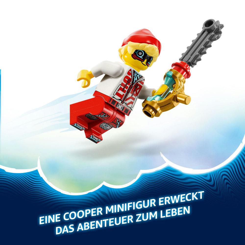 Lego Minifigur mit roter Mütze und einer gold-grauen Waffe.