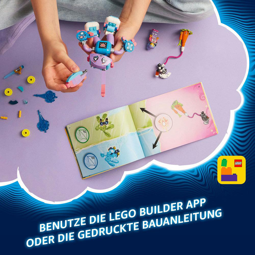 Hände bauen LEGO-Figuren. Die Anweisungen sind offen. Der Hintergrund ist blau.