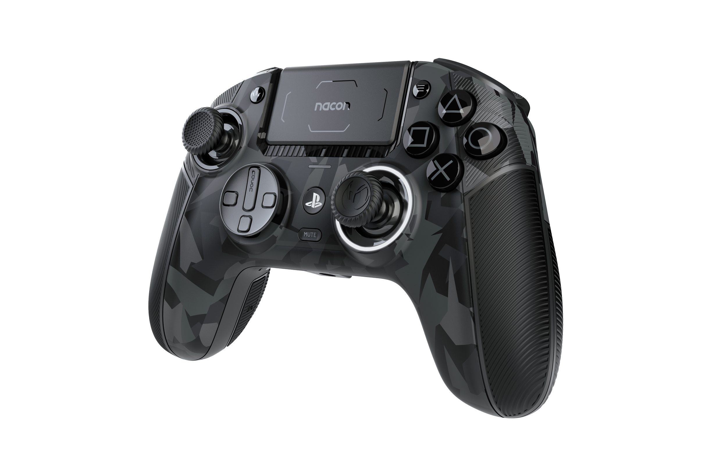 Schwarzer Nacon PS4-Controller auf schwarzem Hintergrund.