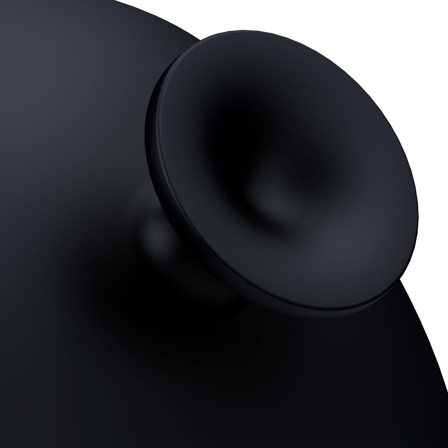 Una toma de primer plano de un altavoz negro de aspecto moderno con una abertura curva en forma de embudo.