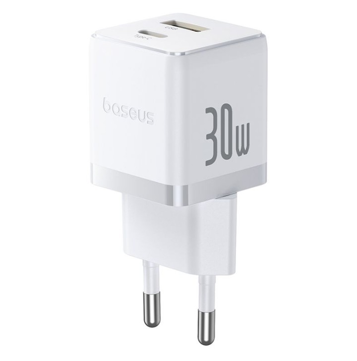 Beyaz Baseus 30W şarj cihazı, iki USB portu ve fiş.