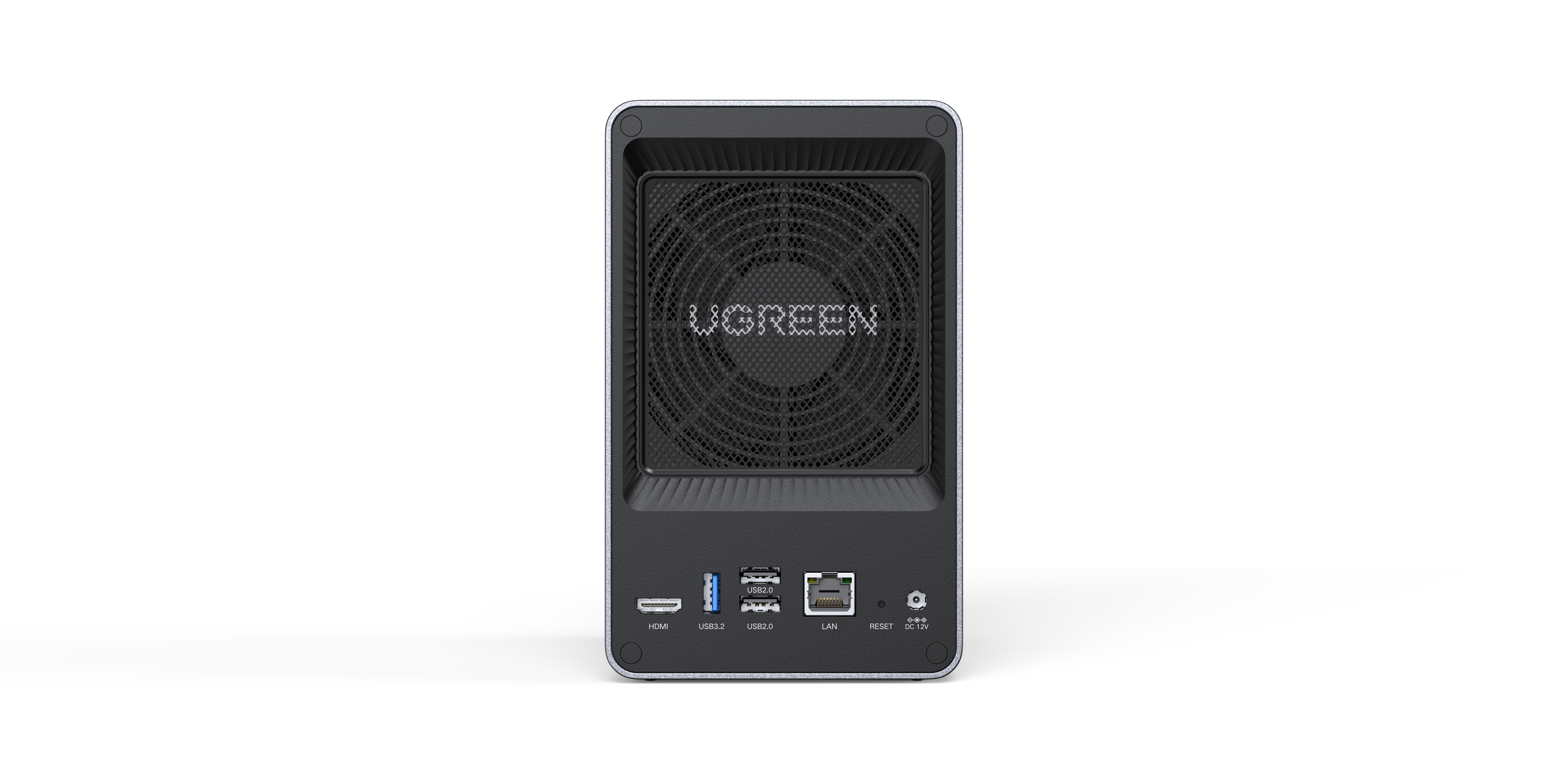 Ein schwarzes UGREEN NAS-Gerät, Rückseite mit UGREEN-Logo und mehreren Anschlüssen.