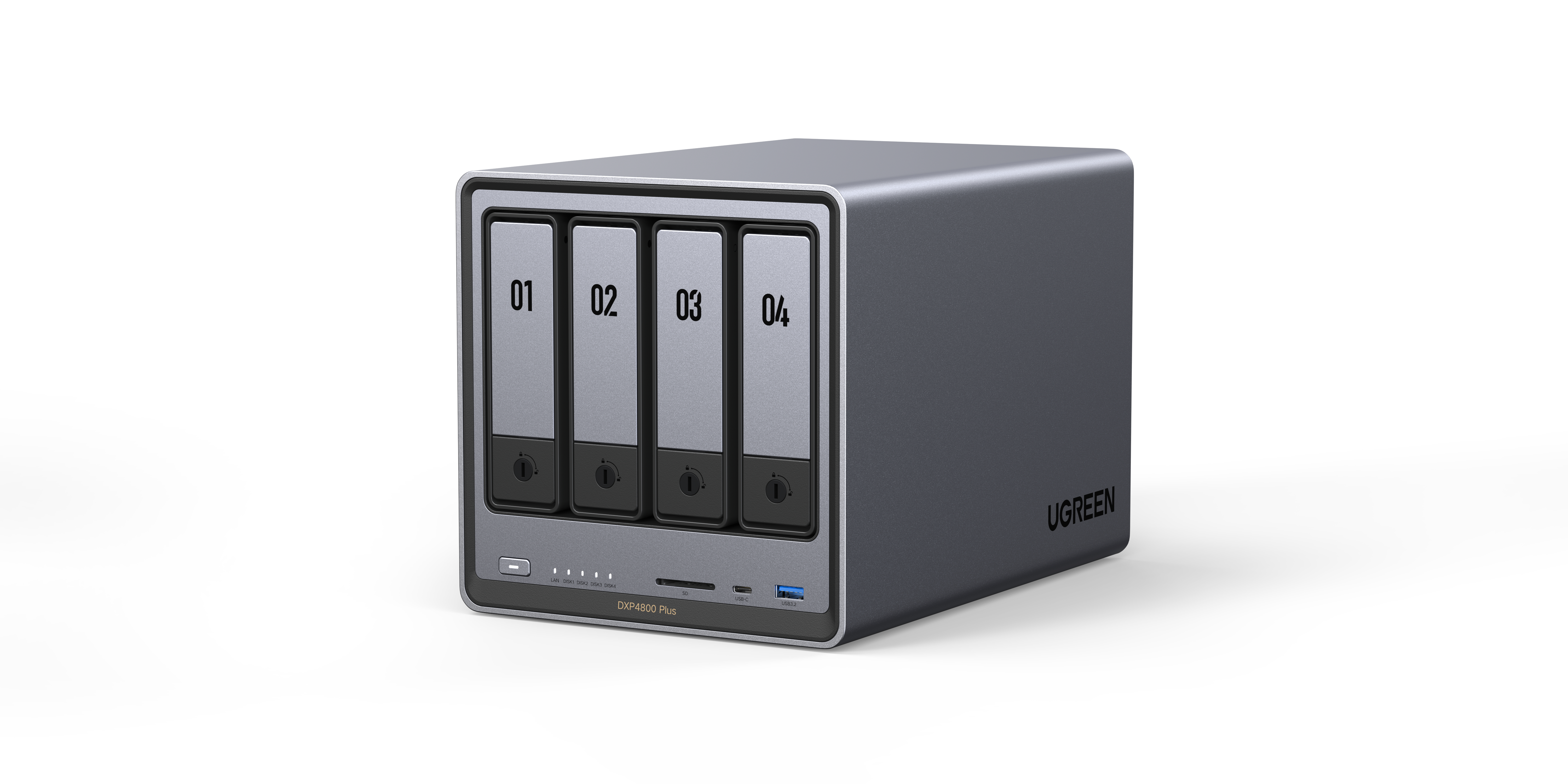 Ein UGREEN NAS-Server mit vier Laufwerksschächten, isoliert auf Weiß.