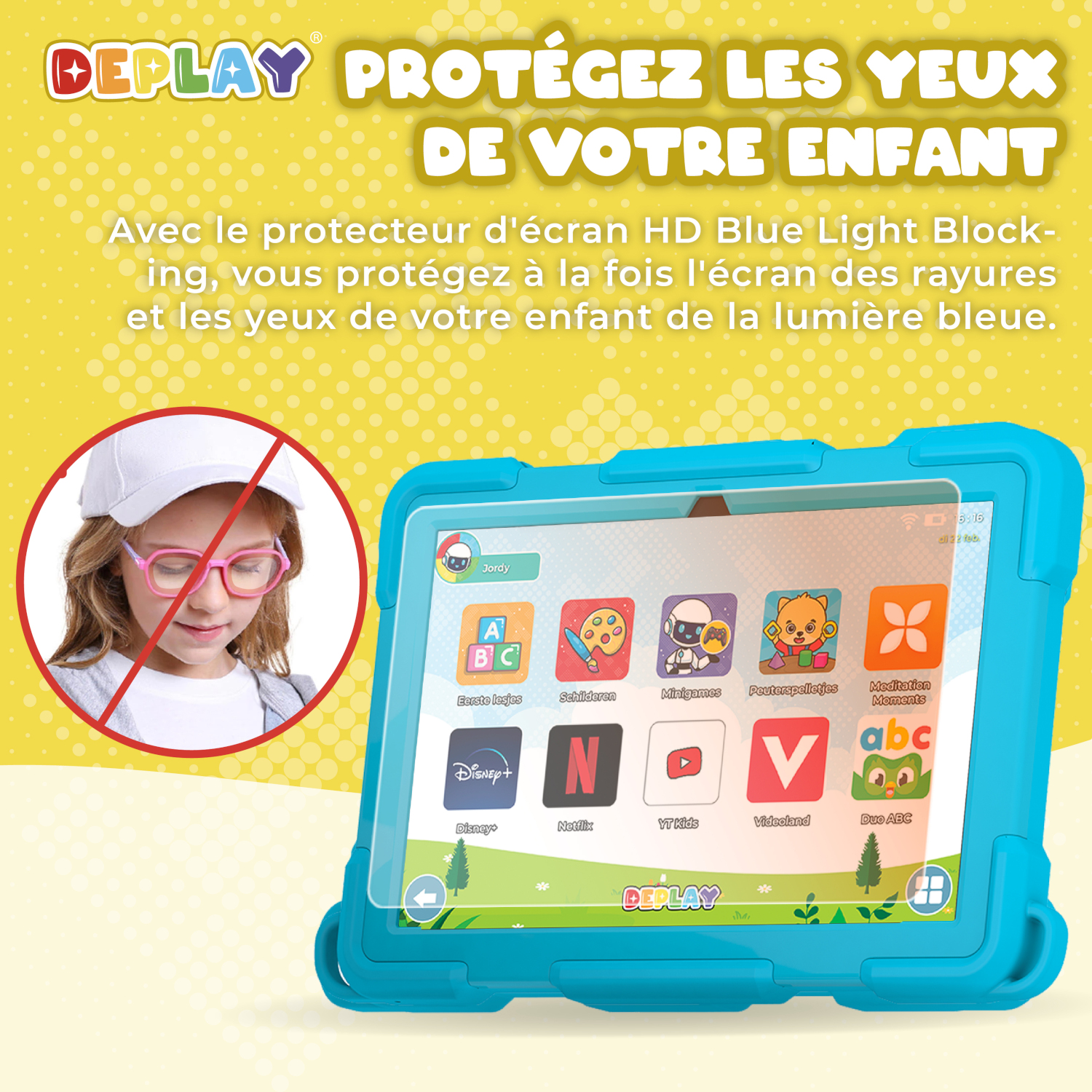 Un enfant avec des lunettes bleues et une tablette avec un protecteur d'écran.