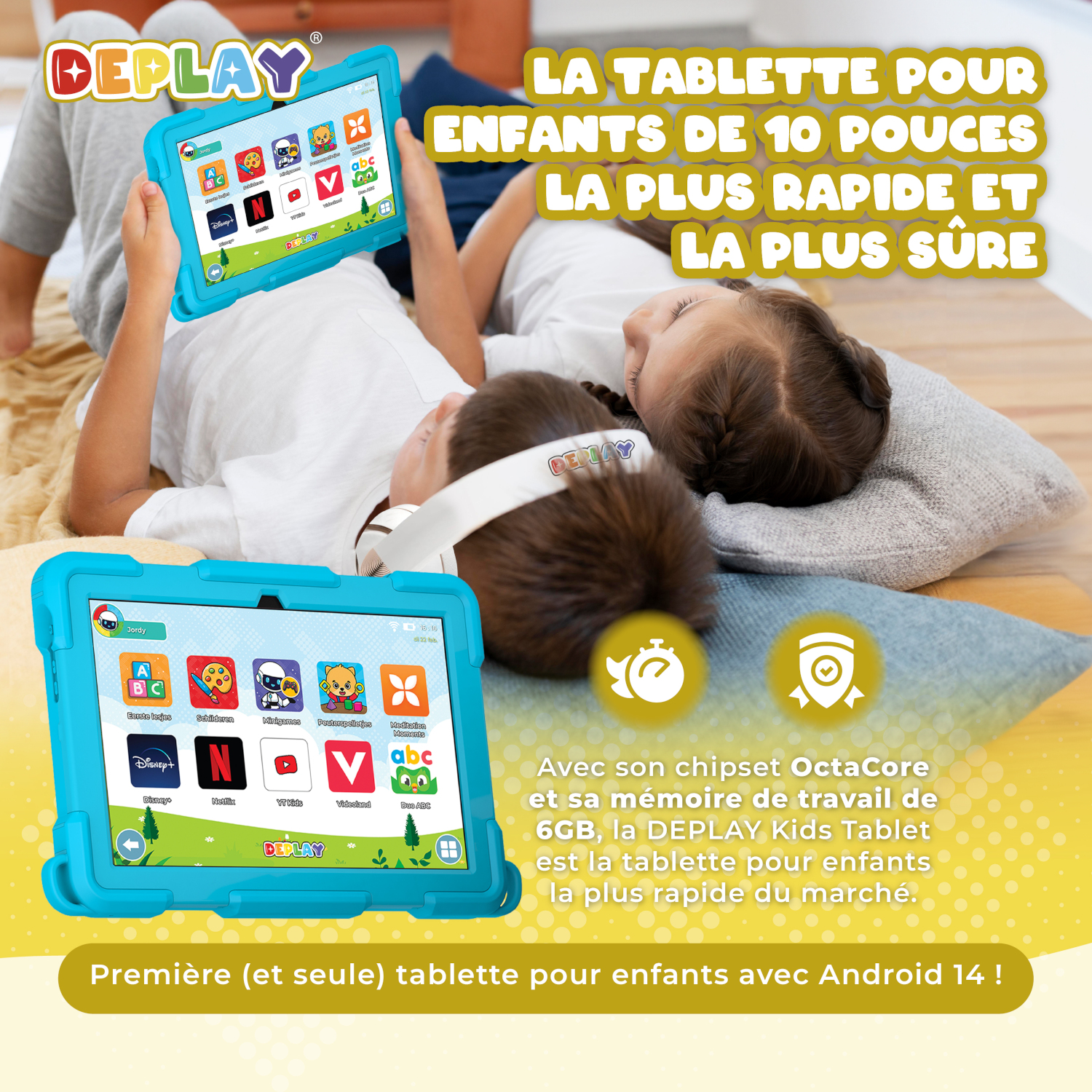 Deux enfants allongés sur un lit utilisent une tablette bleue avec des applications. La tablette a un étui bleu.