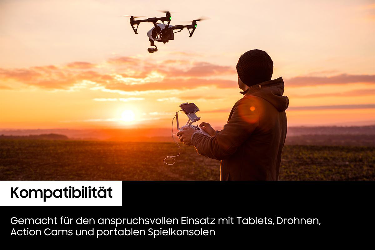Person, die eine Drohne bei Sonnenuntergang bedient, mit einer Produktkompatibilitätsgrafik.