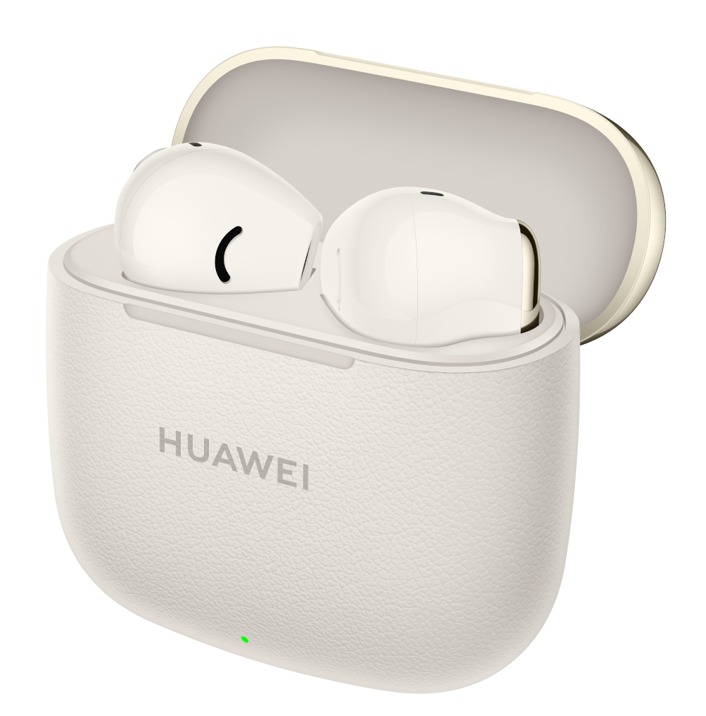 Białe słuchawki douszne wewnątrz etui ładującego. Etui jest w kolorze złamanej bieli z napisem 'HUAWEI'. Świeci się zielone światło. Białe tło.
