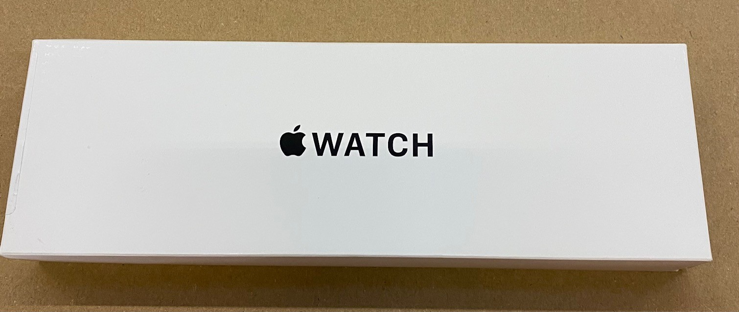 OUTLET - Smartwatch APPLE Watch SE (2 generacji) GPS 40mm z aluminium w kolorze księżycowej poświaty z opaską sportową w kolorze jeziora MXEH3ET/A
