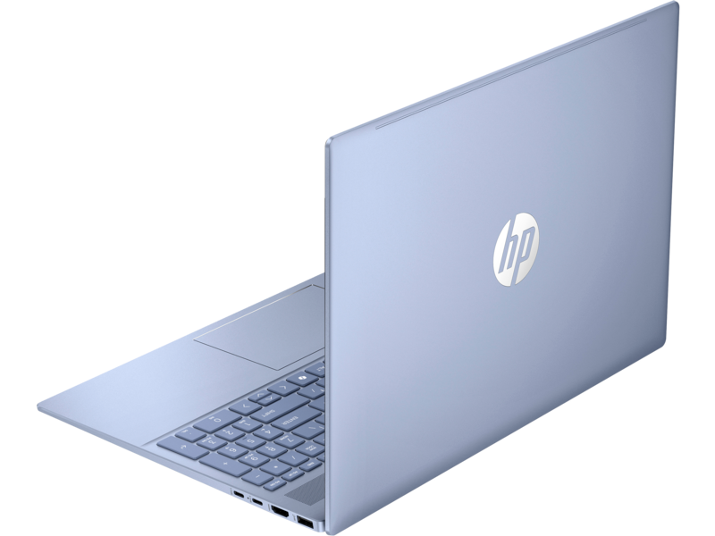 Kék laptop hátulnézet. HP logó. Részben látható billentyűzet.
