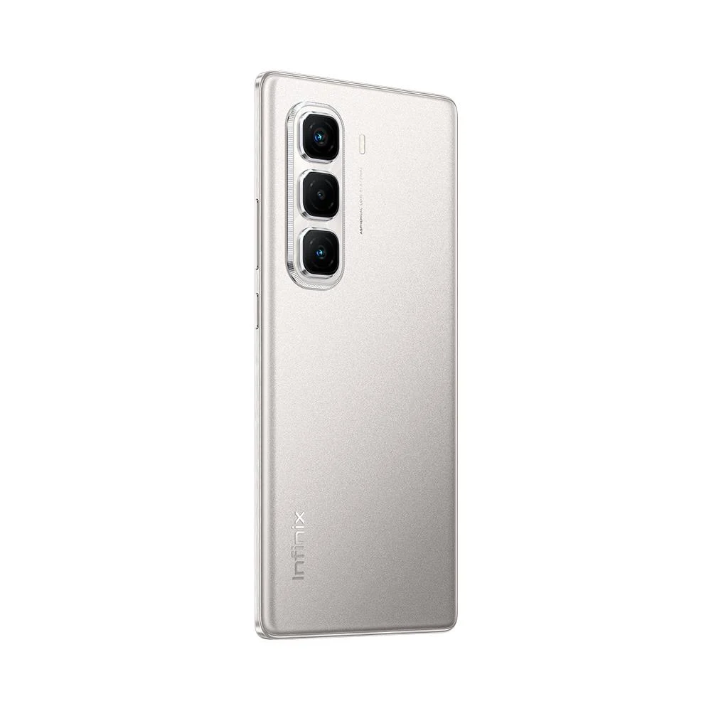 Üç kameralı gümüş telefon arkası.