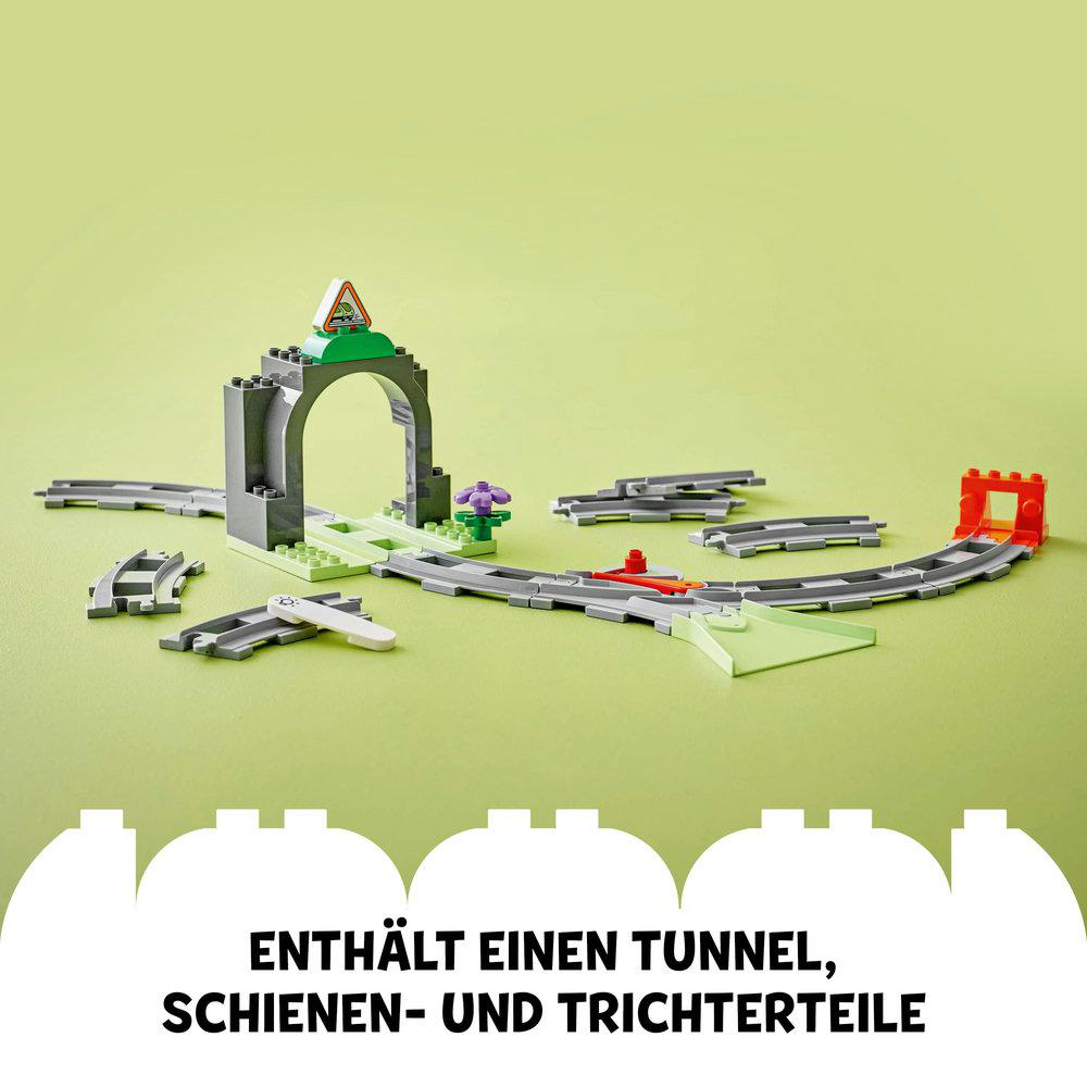 Lego Duplo Zugset mit Tunnel- und Schienenteilen.