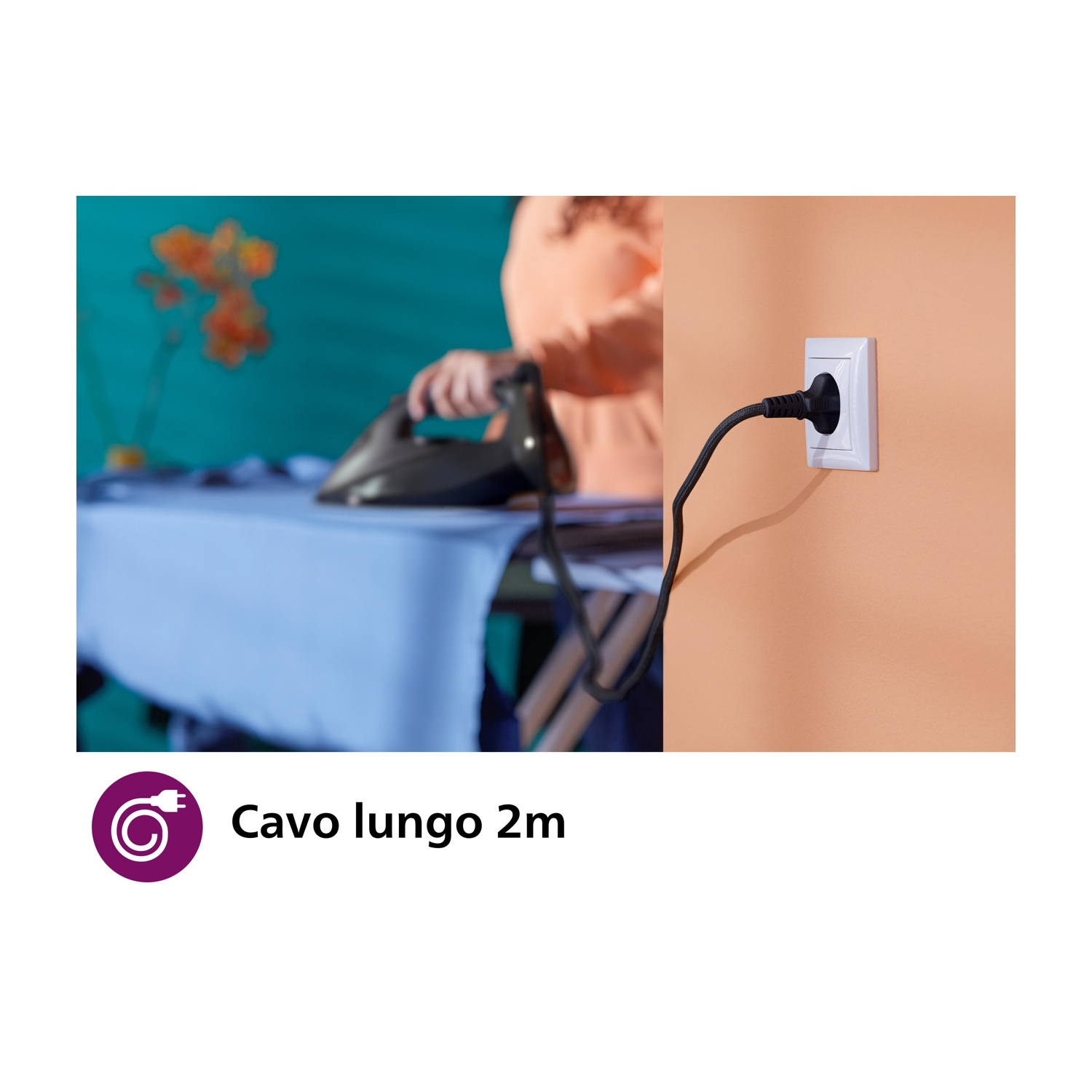 Ferro nero collegato a una presa a muro. Testo: cavo lungo 2m.