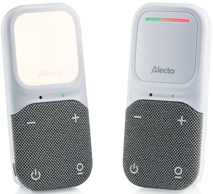 Deux babyphones Alecto blancs. L'un a un écran allumé, l'autre une barre lumineuse rouge/verte. Les deux ont des boutons de volume.