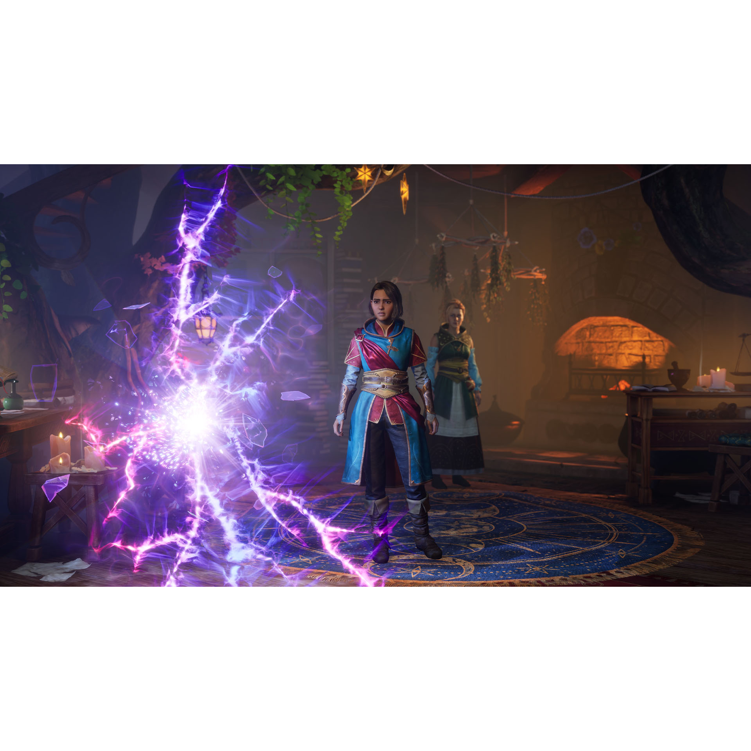 Une femme en manteau bleu et rouge, avec une explosion de lumière devant.
