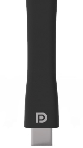 Eine Nahaufnahme eines schwarzen USB-C-Anschlusses an einem schwarzen Kabel.