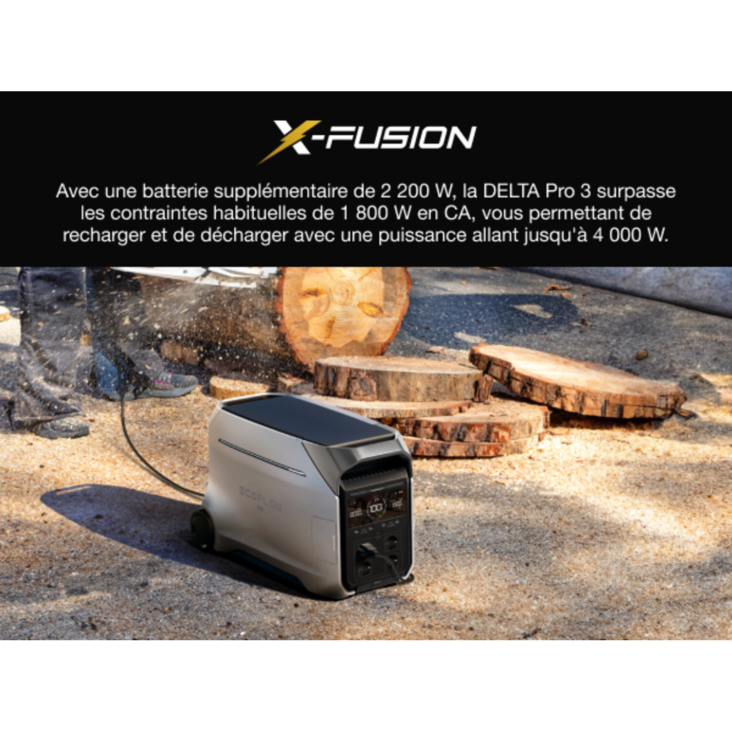 Une station d'alimentation portable chargeant une bûche sciée, avec superposition de texte.