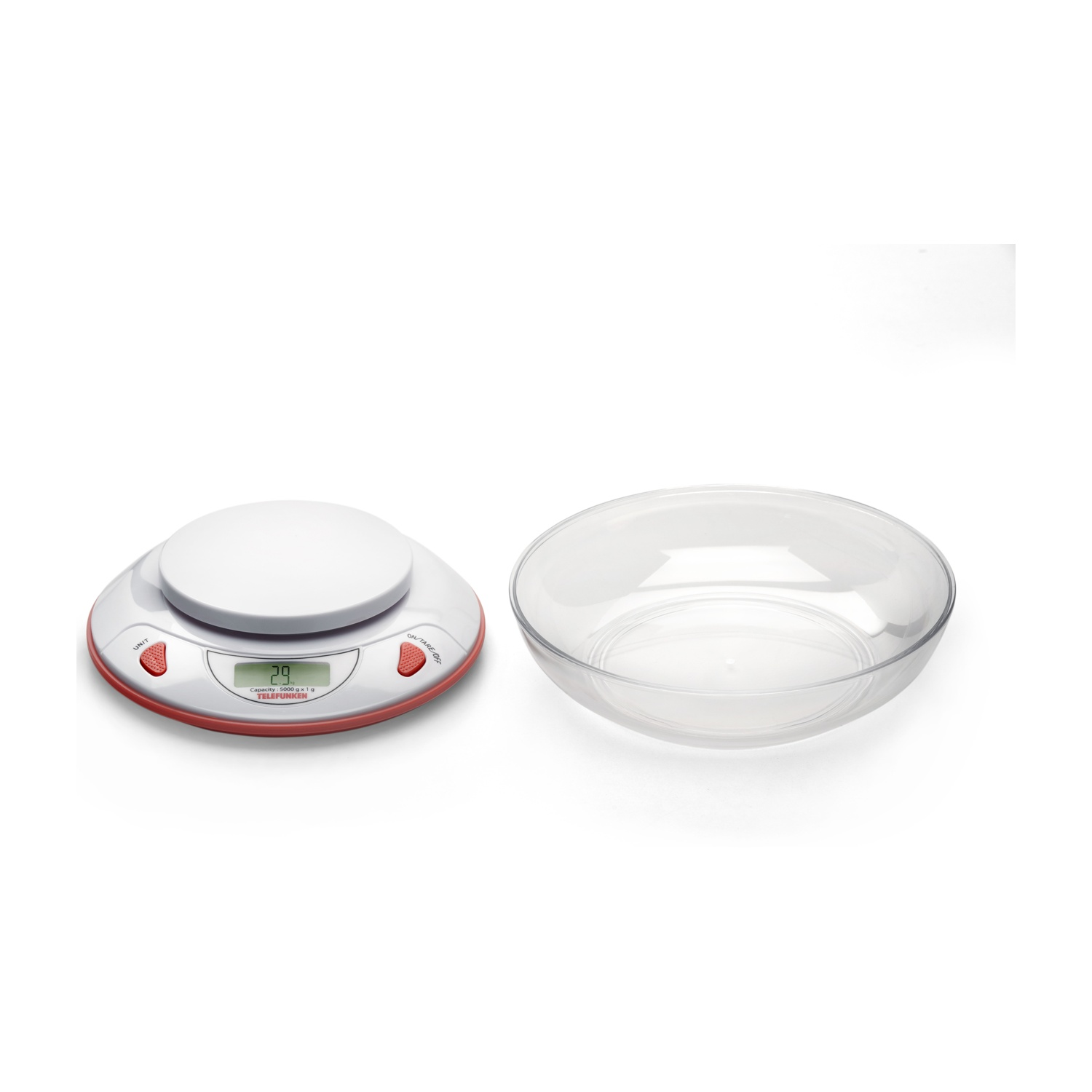 Una bilancia da cucina digitale bianca con rifiniture rosse e una ciotola di vetro trasparente, su sfondo bianco.