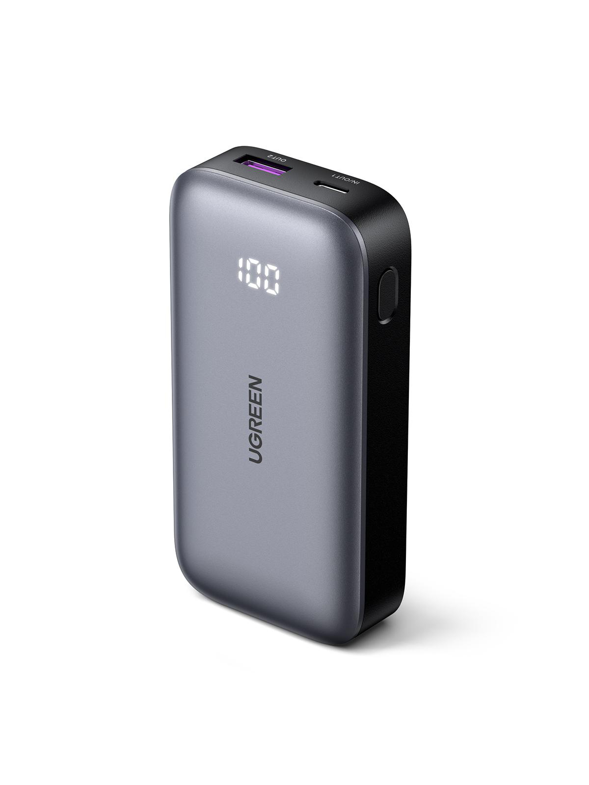 Eine graue UGREEN Powerbank. Sie zeigt 100 auf einem Bildschirm an und hat einen schwarzen Rand.