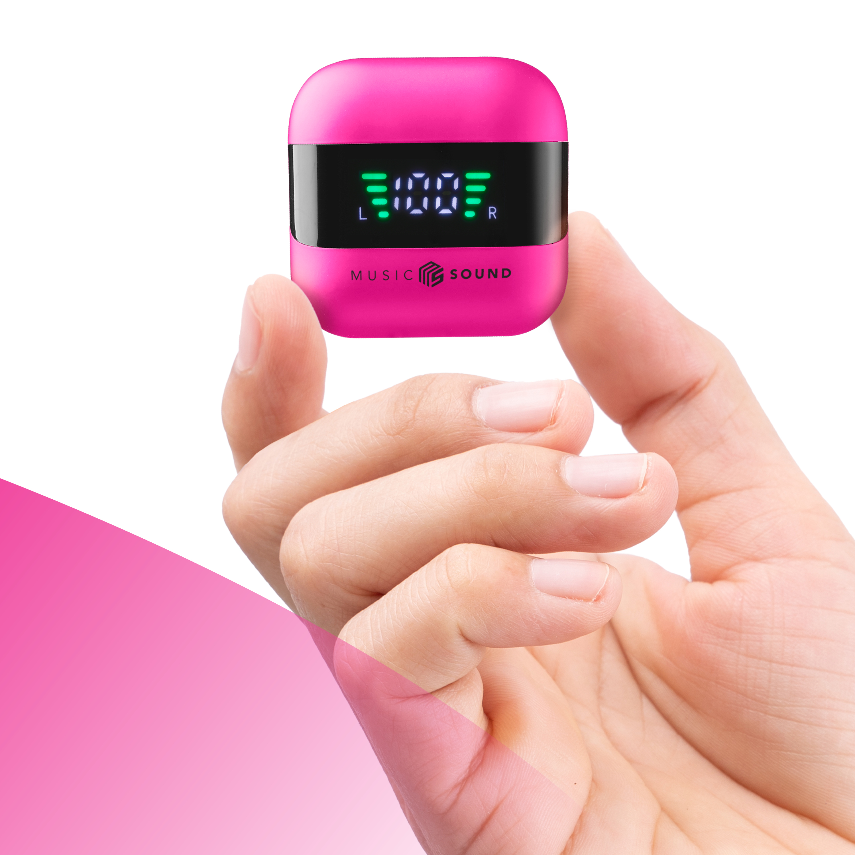 Eine Hand hält eine pinke Ladehülle mit LED-Anzeige für Ohrhörer.