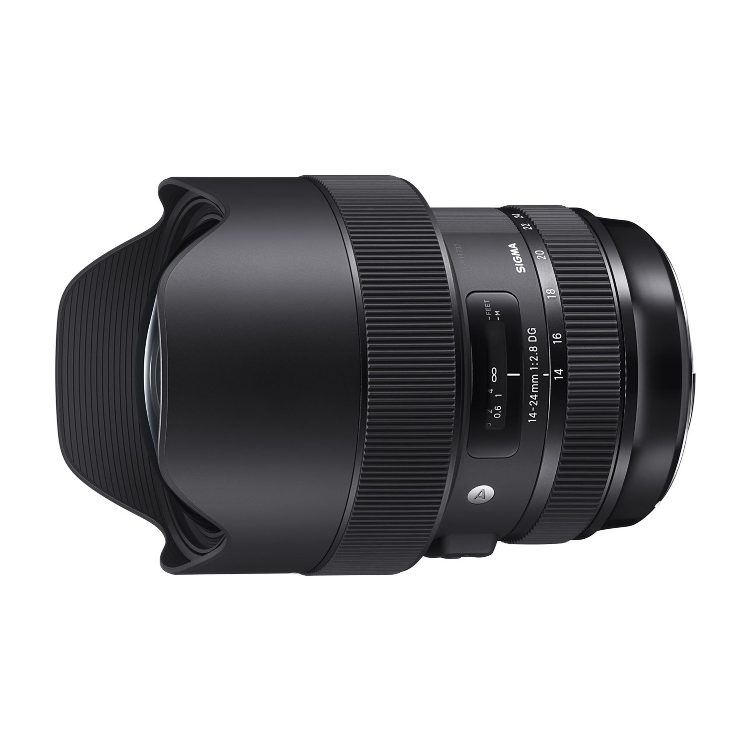 Obiettivo nero con paraluce su sfondo bianco. Ha 24-70mm 1:2.8 DG e un logo Sigma.