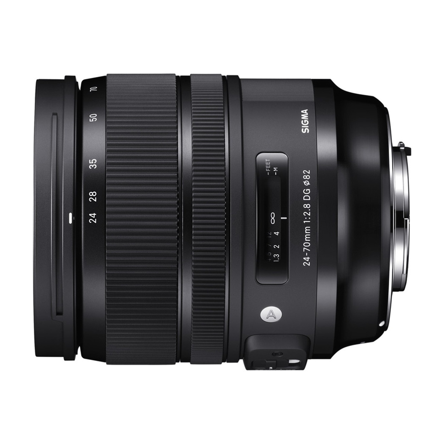 Obiettivo nero con paraluce su sfondo bianco. Ha 24-70mm 1:2.8 DG e un logo Sigma.