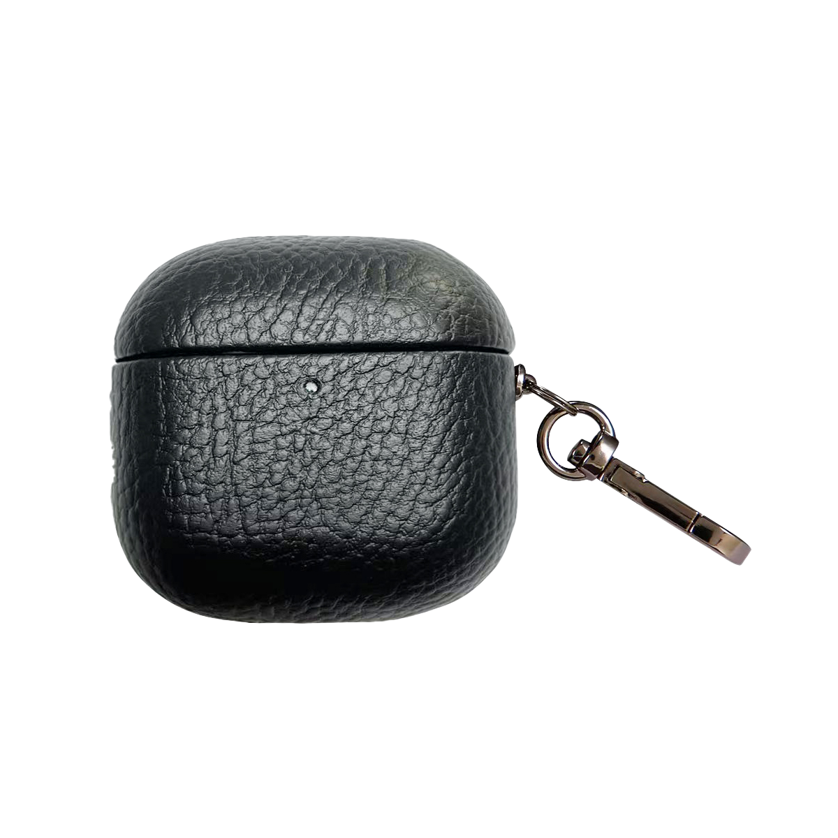 Metal bir toka ile siyah deri bir AirPods kılıfı. Kılıf oval şekilli.