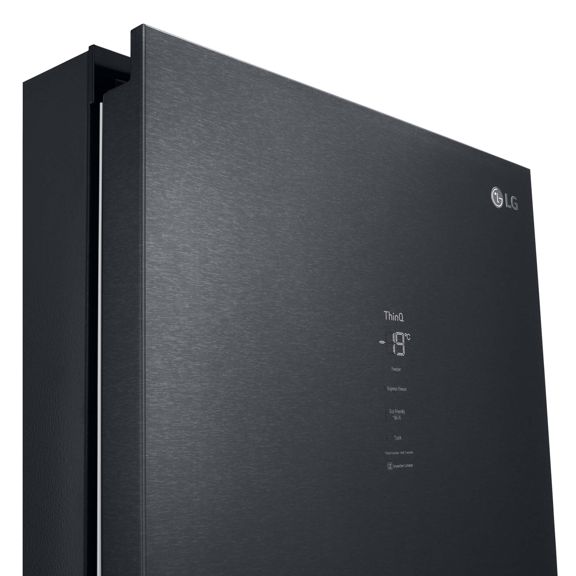 Primer plano de la puerta del frigorífico LG negra con pantalla y controles.