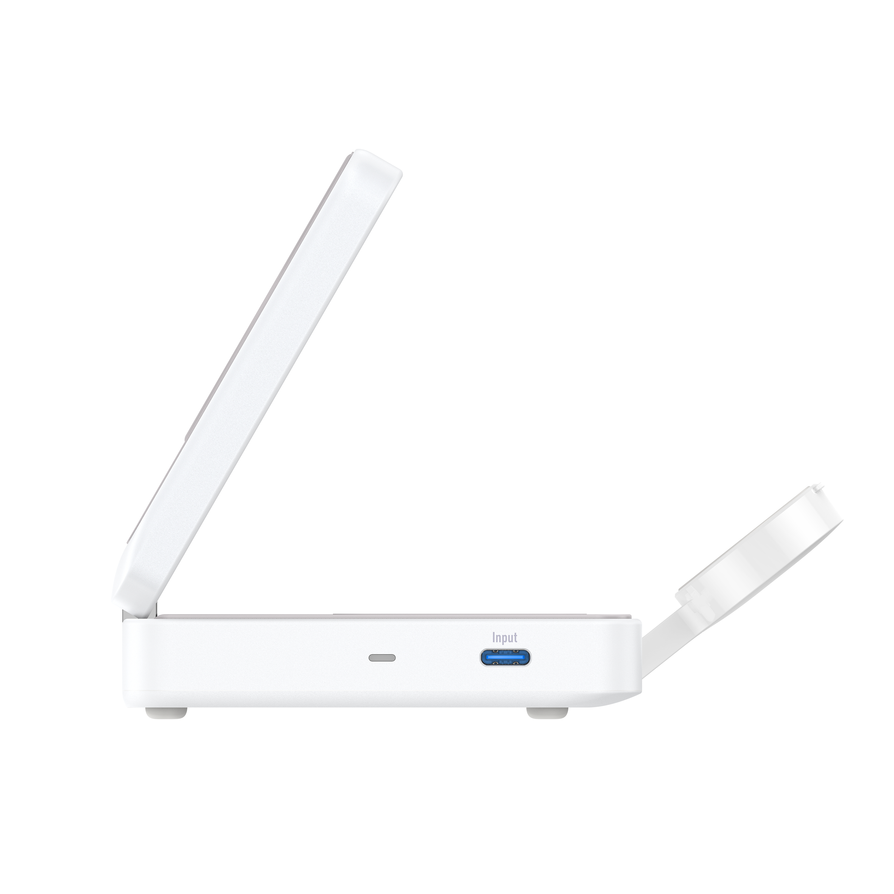 Weißes Ladegerät, geöffnet, mit USB-C-Eingang und Ladefläche.