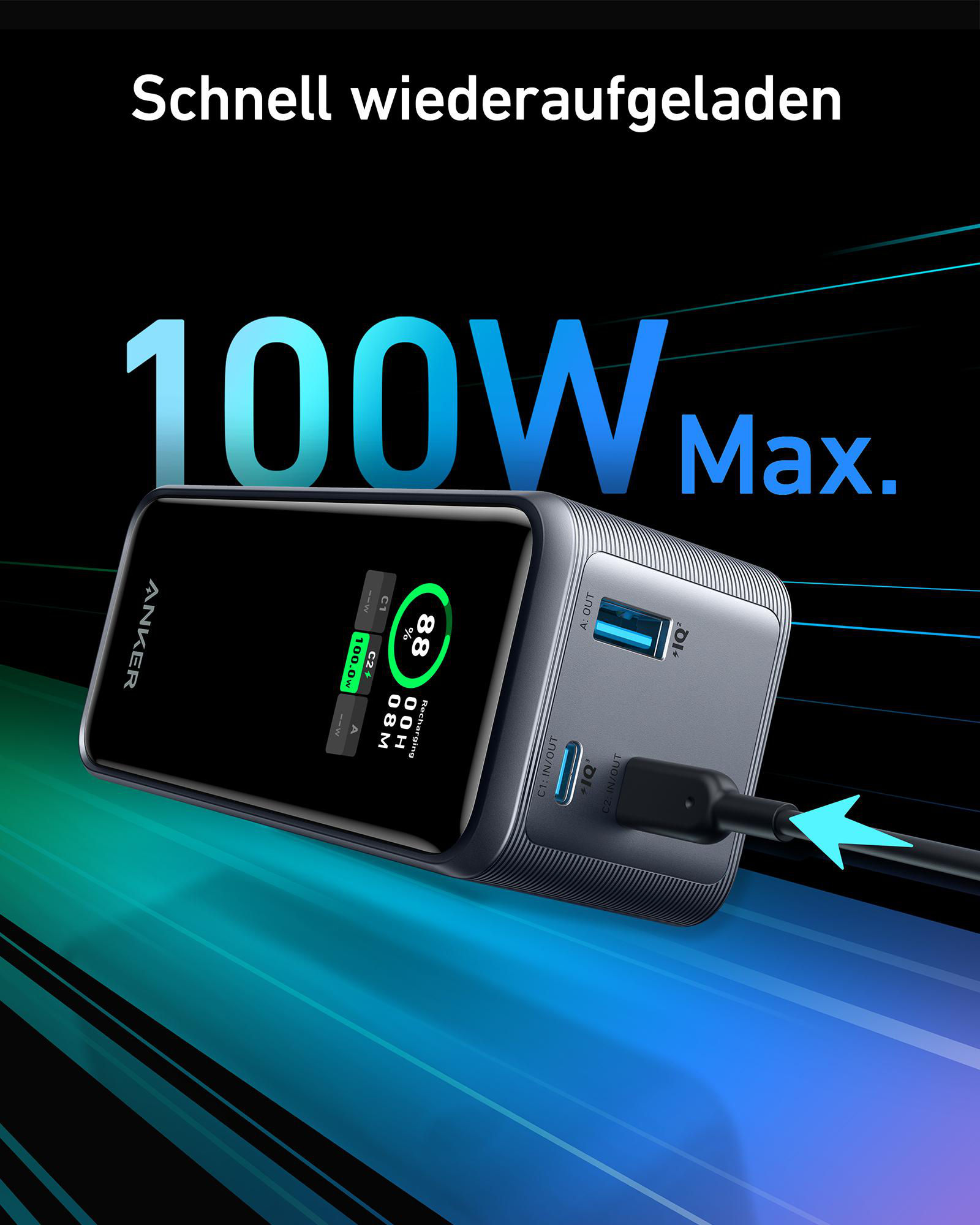 Schwarze Powerbank mit Kabel, Bildschirm zeigt Batterieinfo mit Pfeil.
