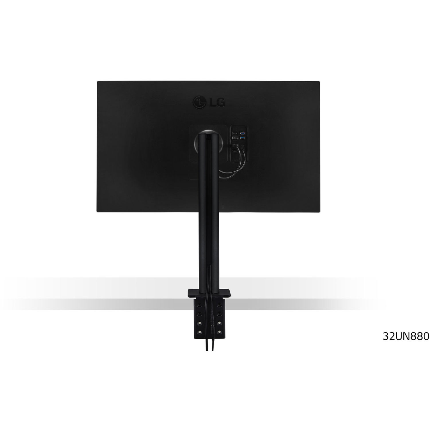 De achterkant van een zwarte LG-monitor met standaard en poorten zichtbaar. De standaard is zwart en aan de monitor bevestigd.