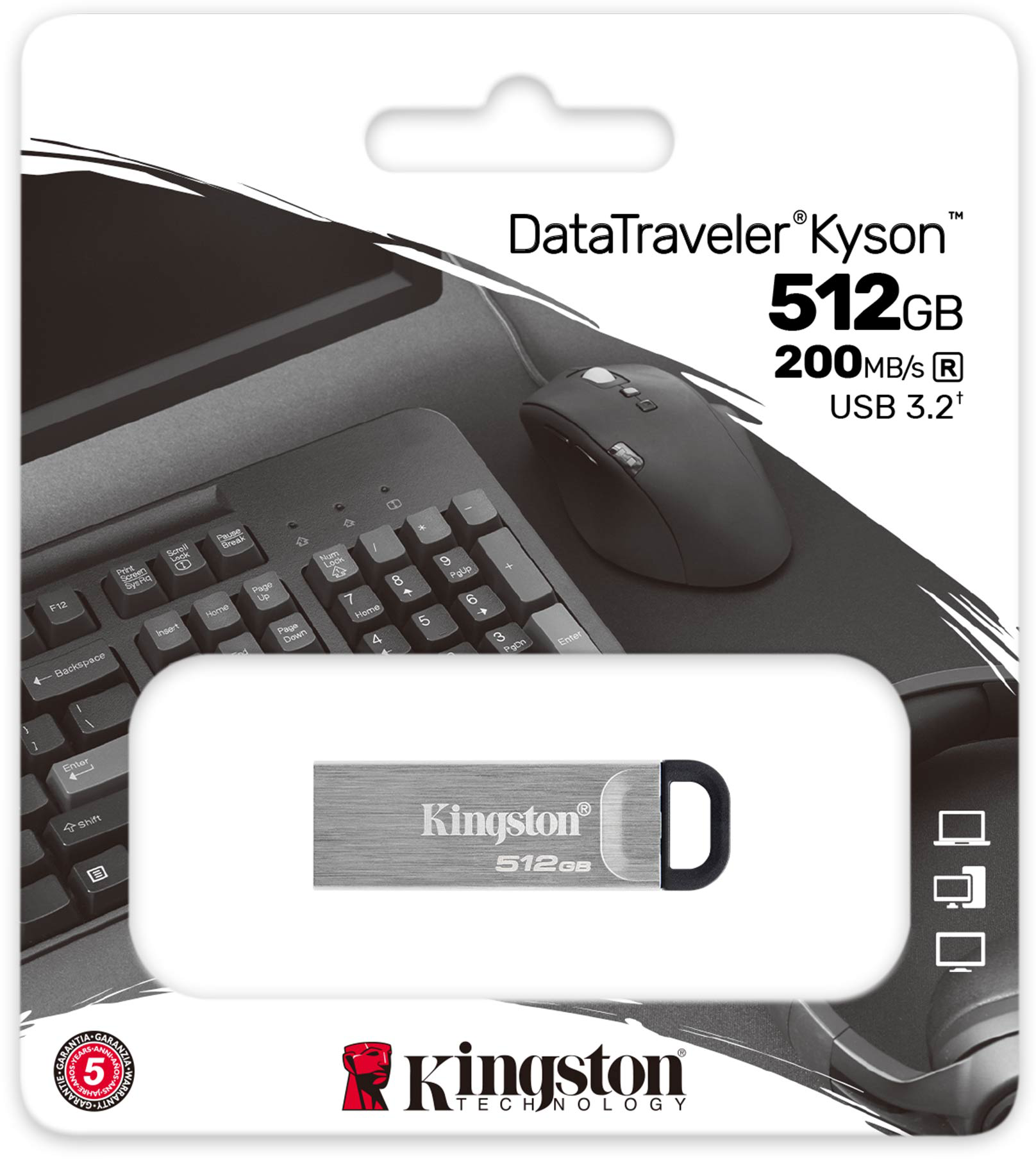 Kingston DataTraveler Kyson 512GB-os USB meghajtó a csomagolásban. Billentyűzet és egér látható.
