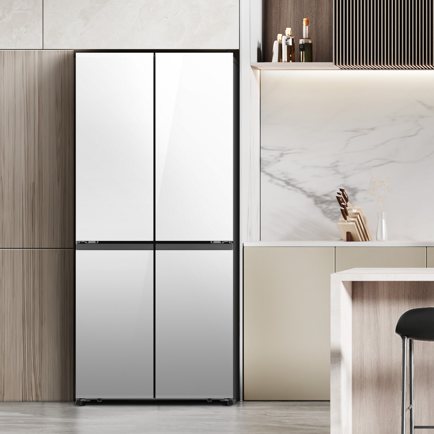 Un frigorífico blanco moderno con cuatro puertas en una cocina.
