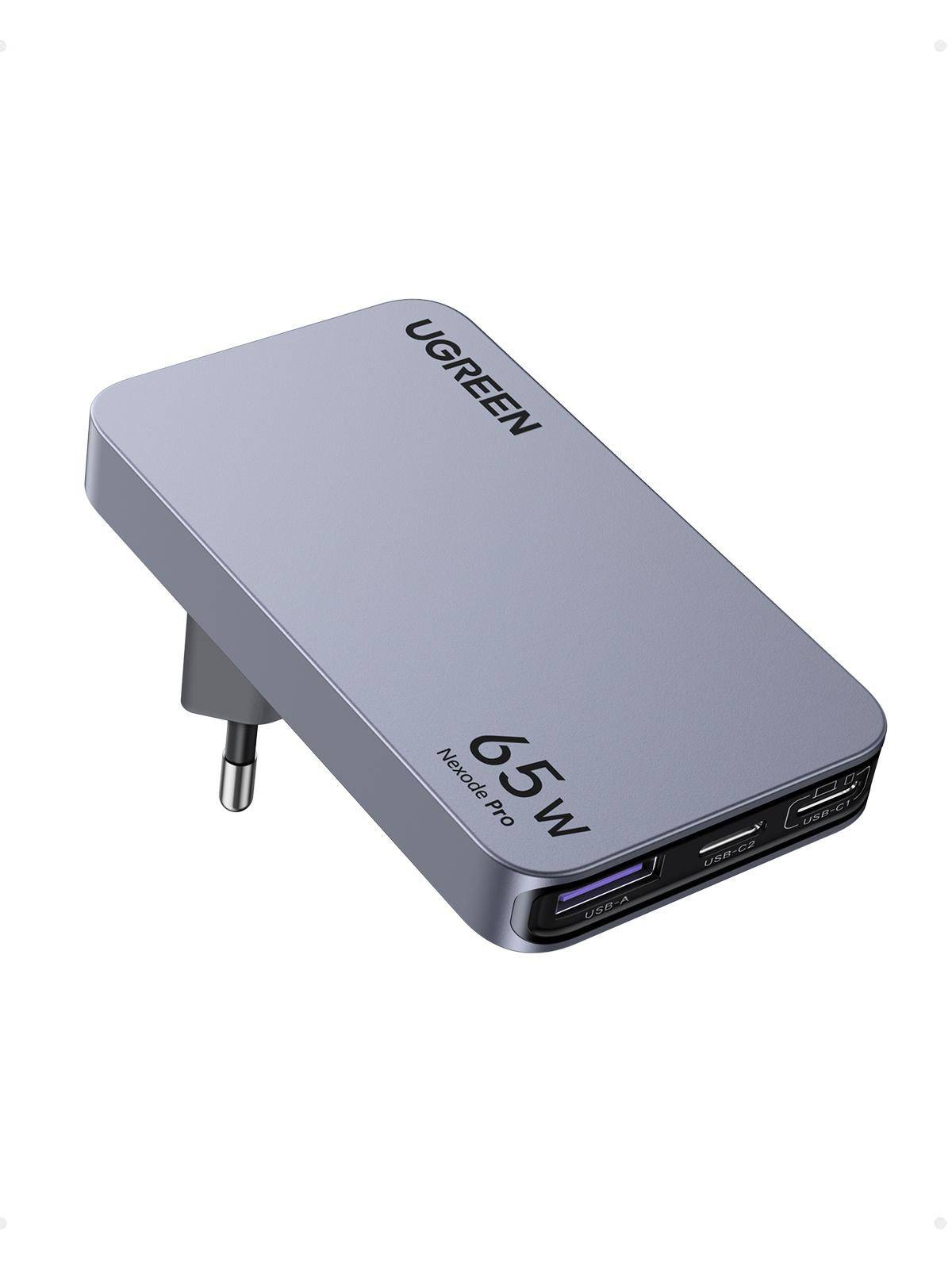 Ein graues UGREEN 65W-Ladegerät mit Anschlüssen für USB-A und USB-C.