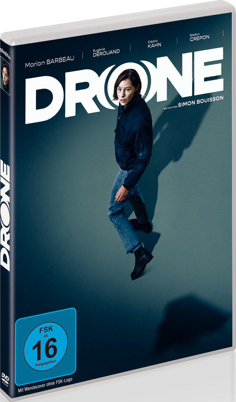 DVD-Cover des Films 'Drone'. Zeigt eine Frau beim Gehen, mit Titel und Credits.