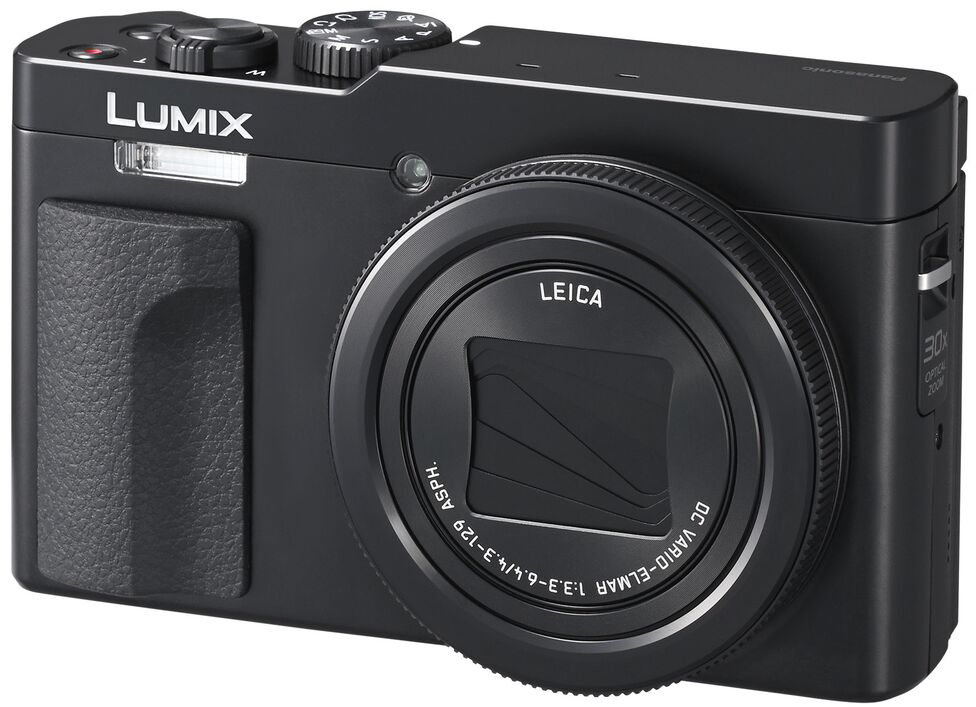 Fekete kamera, szögletes nézet, kiemelkedő objektívvel és Leica márkajelzéssel.