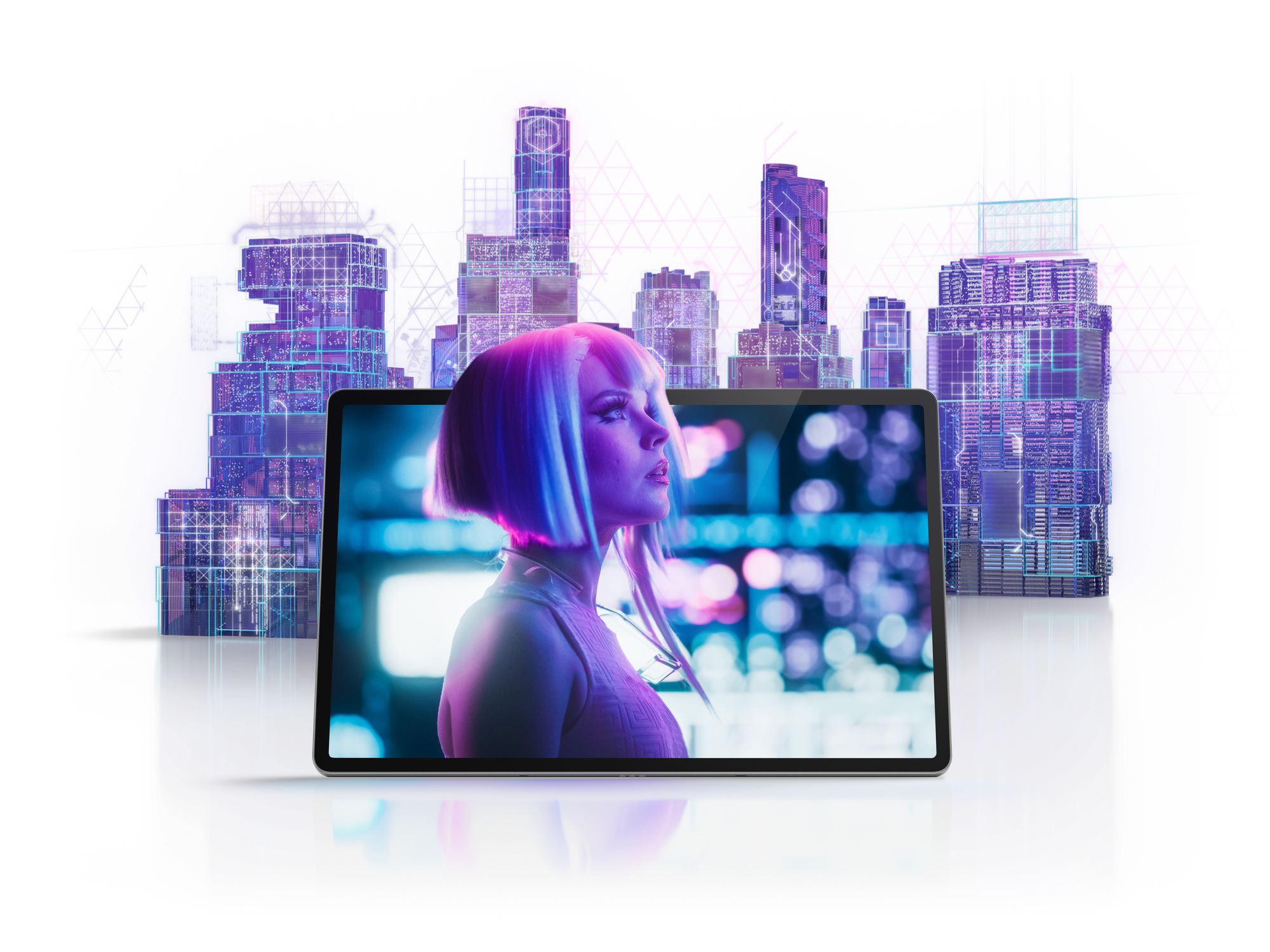 Frau mit pinkem Haar schaut von Tablet hoch. Digitaler Stadt-Hintergrund. Weißer Hintergrund.