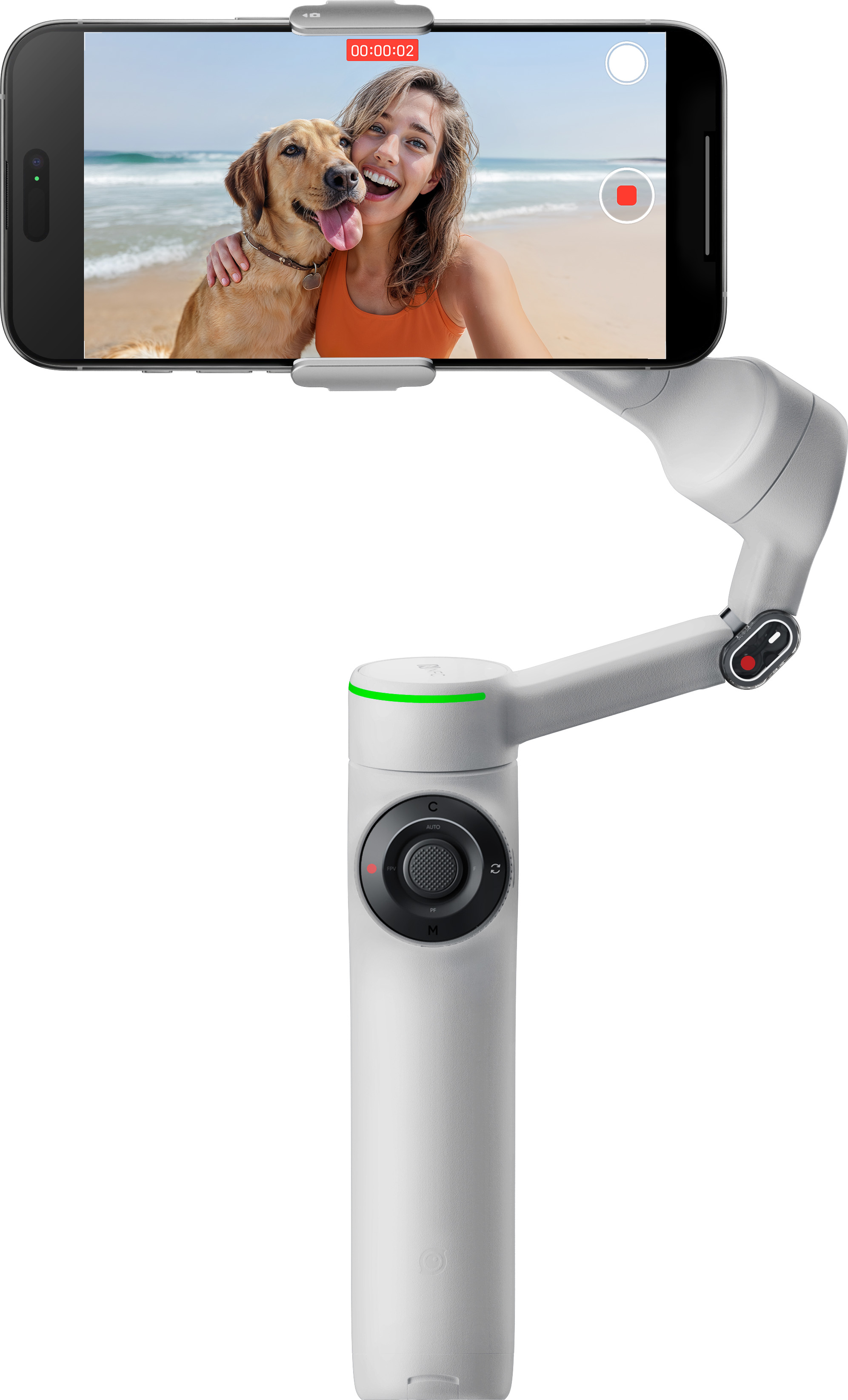 Téléphone enregistrant un selfie avec un chien et un stabilisateur blanc.