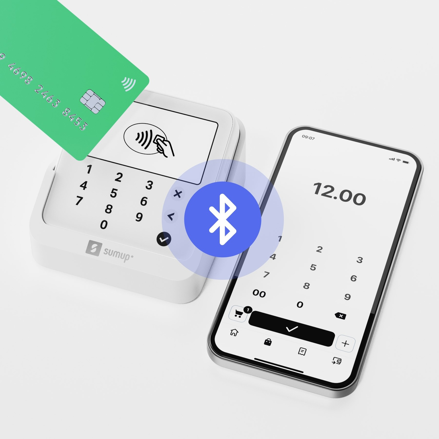 Carta di credito verde che tocca un dispositivo di pagamento, con un telefono.