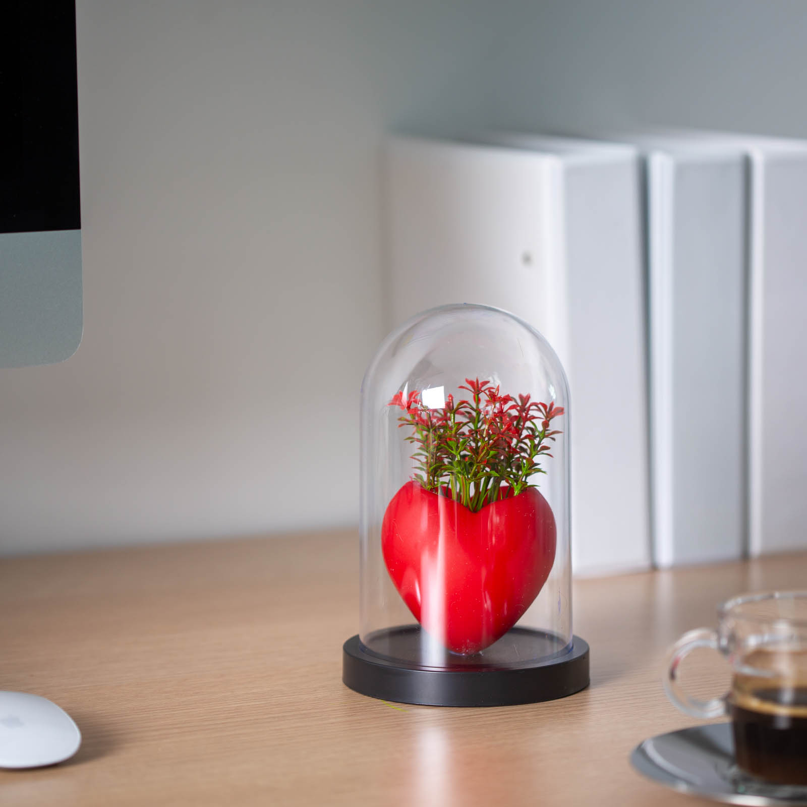 VOG & ARTHS Műnövény dekoráció, piros szív (11847)