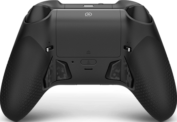 Rückansicht eines schwarzen Game-Controllers. Er hat strukturierte Griffe, Tasten und ein Batteriefach. Das Design ist schlank und modern.