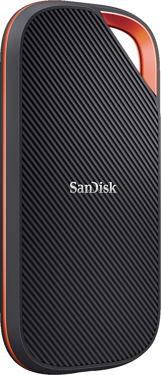 Sandisk tragbare Festplatte, schwarz mit orangefarbenen Akzenten. Schräge Ansicht, diagonale Linien.