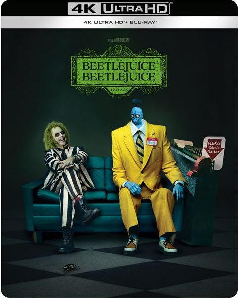 Beetlejuice Blu-ray case. Twee figuren op een bank. Donkergroene achtergrond.