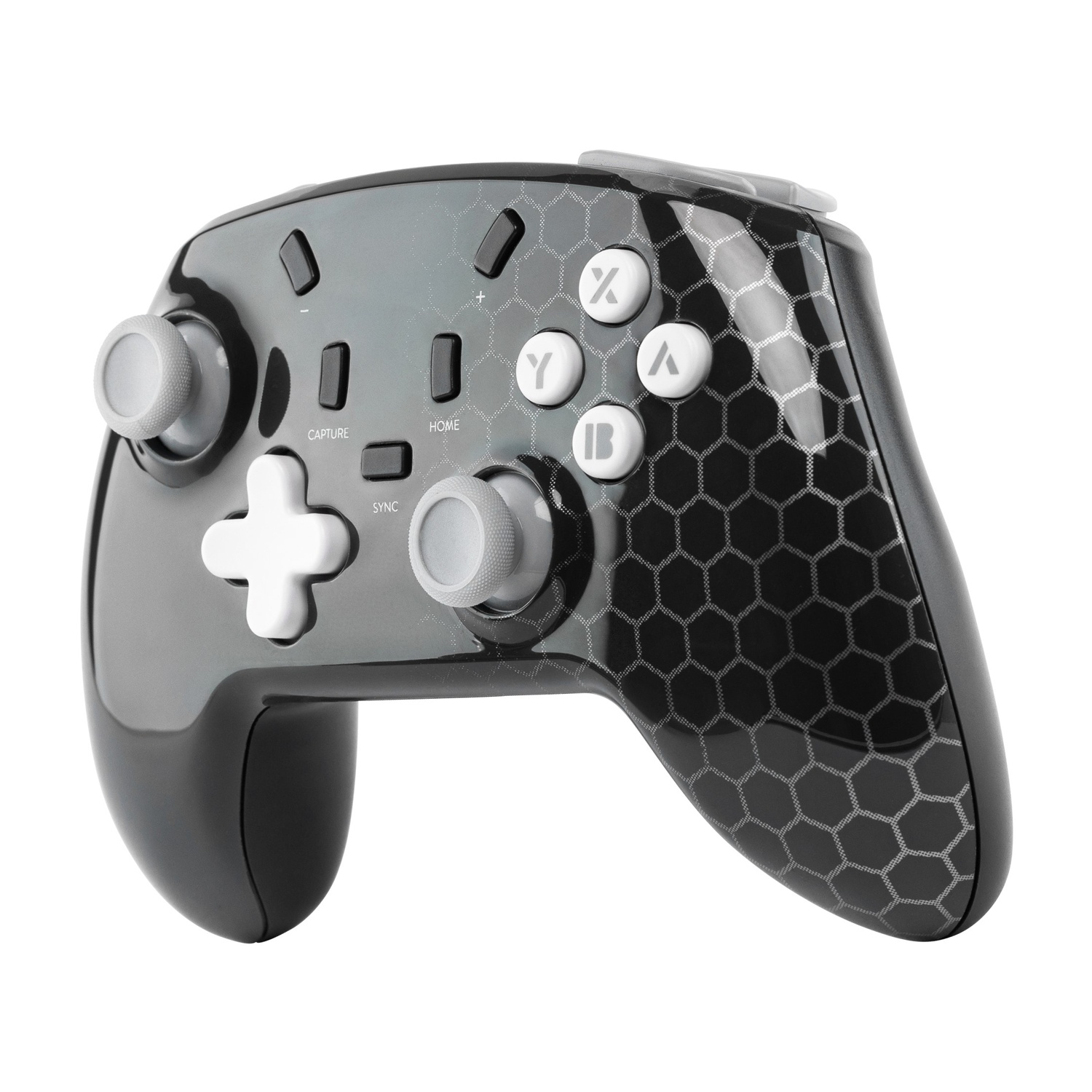 Controller di gioco nero e grigio con pulsanti bianchi su sfondo bianco.