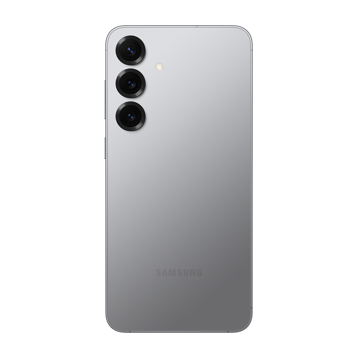 Siyah arka plan üzerinde üç arka kamerası olan gümüş renkli akıllı telefon. SAMSUNG logosu görünür.