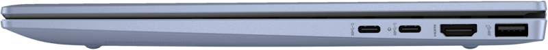 Világoskék laptop oldalsó nézete, USB, HDMI és USB-C portokkal, fekete háttér előtt.