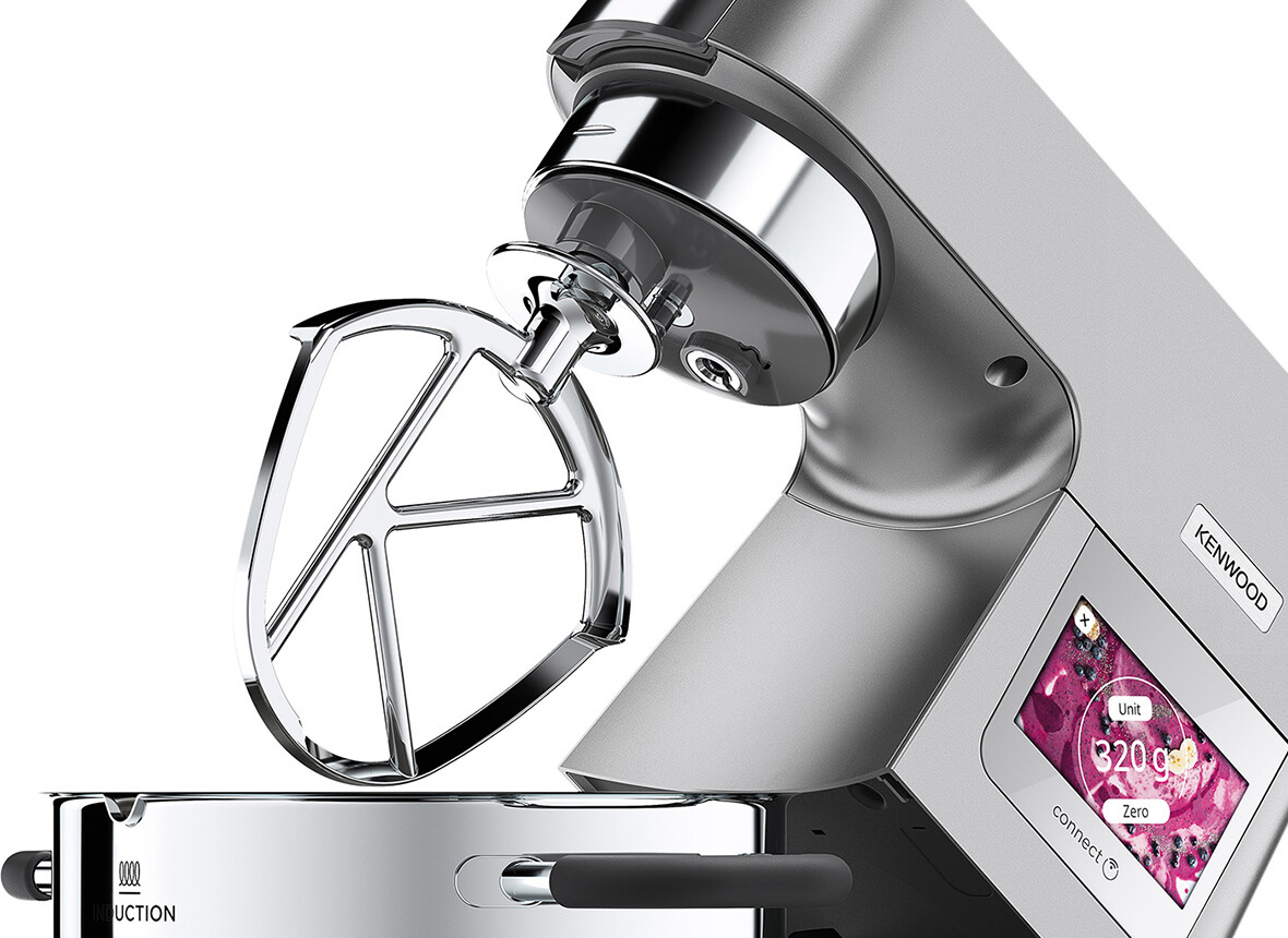 Silberfarbener und grauer Kenwood Küchenmixer mit Rühraufsatz und Schüssel.
